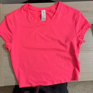 Alo - Alosoft crop Finesse Short Sleeve - XS - PINK - W1406R